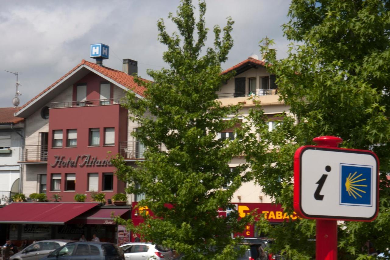 Hotel Aitana Ирун Екстериор снимка