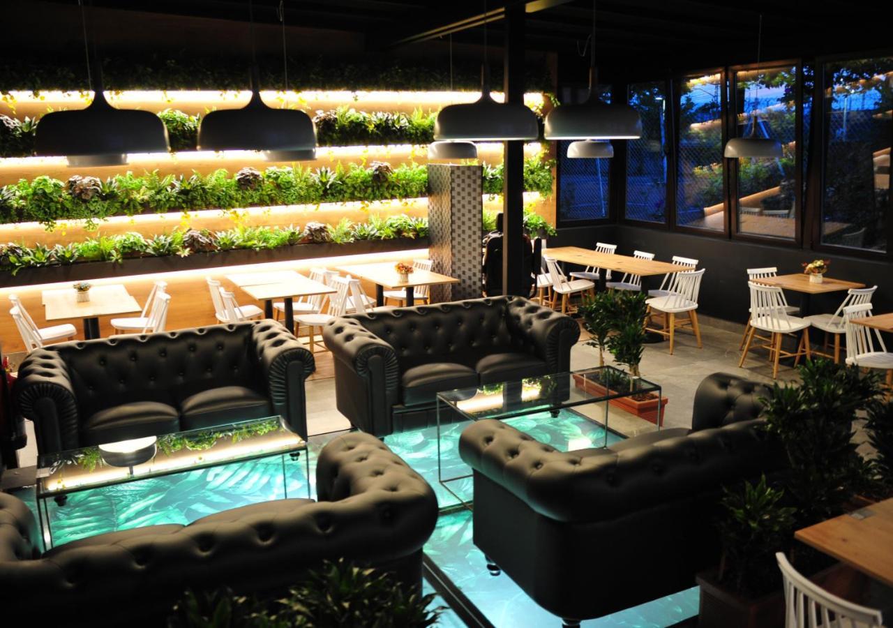 Hotel Aitana Ирун Екстериор снимка